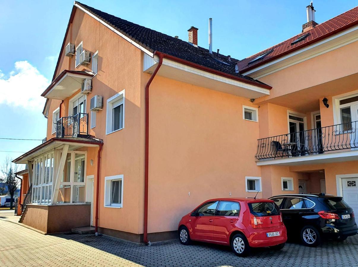 Eva Panzio Hotel Sarvar Luaran gambar