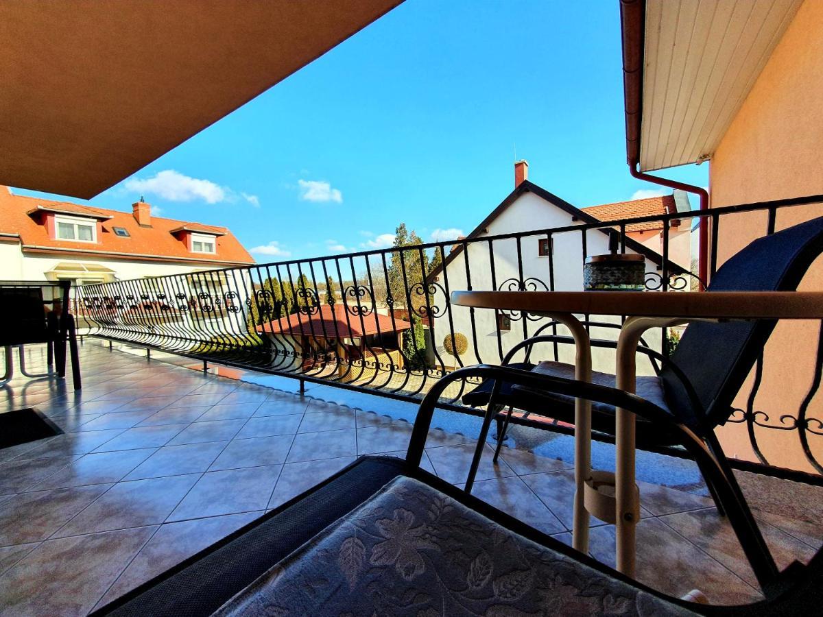Eva Panzio Hotel Sarvar Luaran gambar