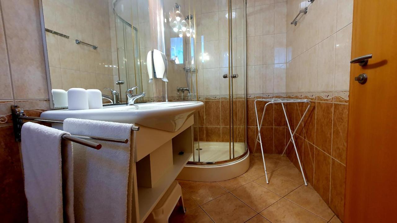 Eva Panzio Hotel Sarvar Luaran gambar