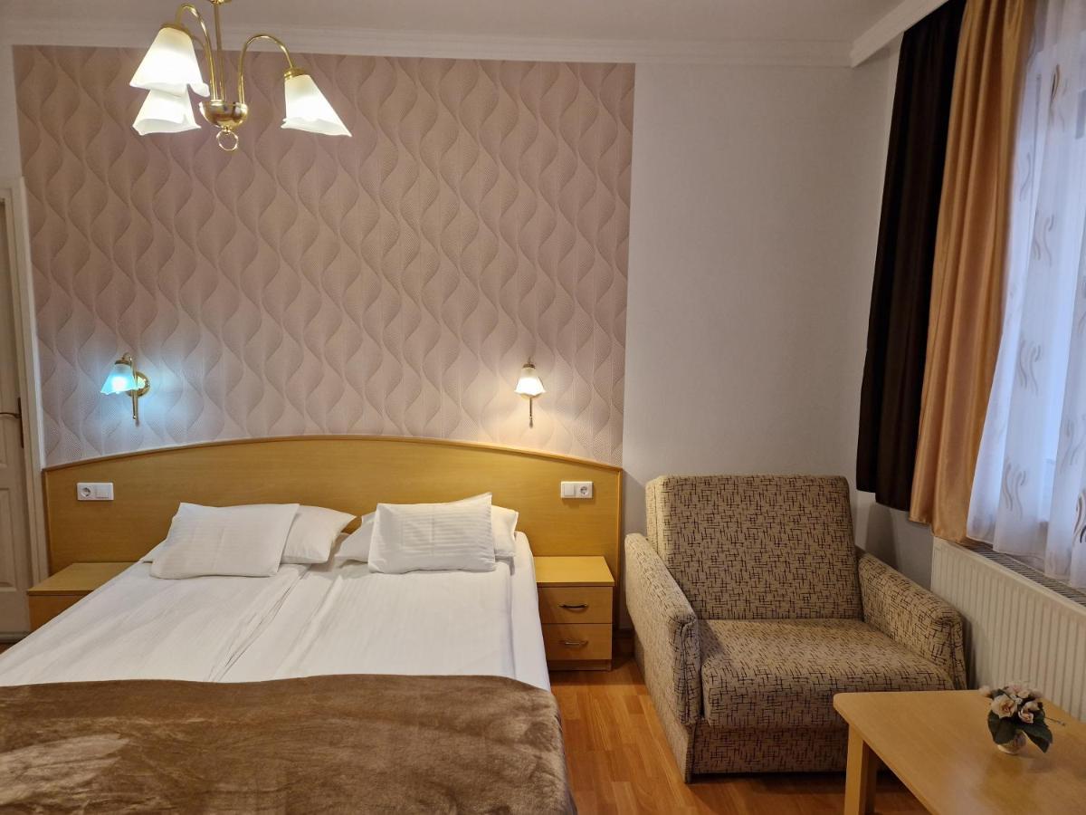 Eva Panzio Hotel Sarvar Luaran gambar