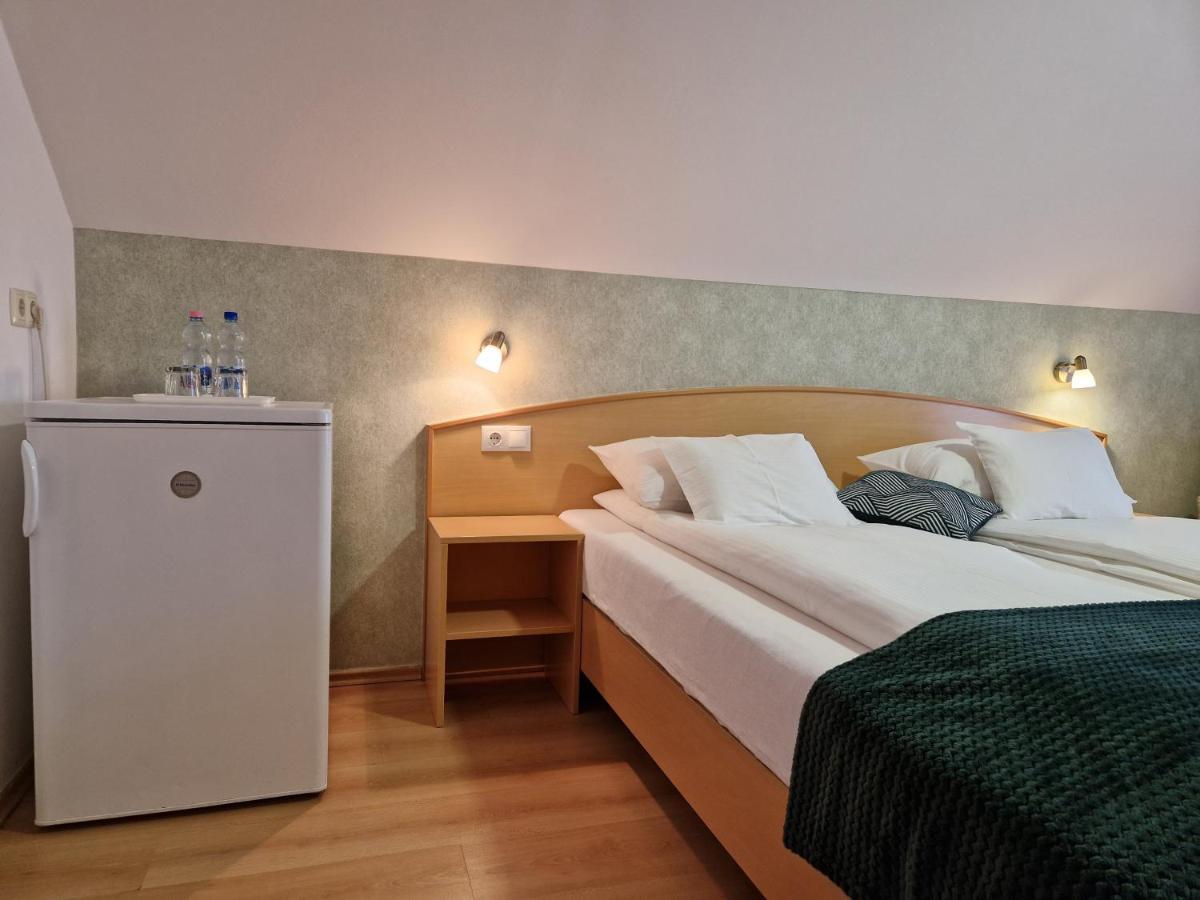 Eva Panzio Hotel Sarvar Luaran gambar