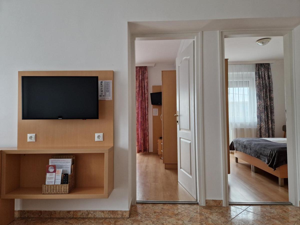 Eva Panzio Hotel Sarvar Luaran gambar