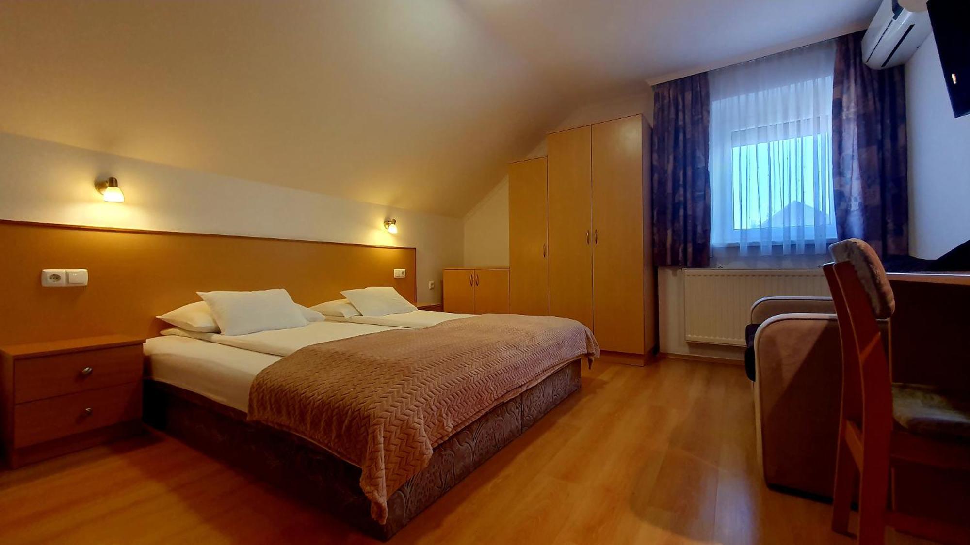 Eva Panzio Hotel Sarvar Luaran gambar