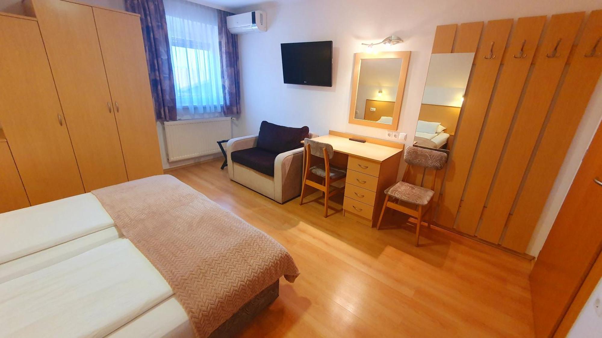 Eva Panzio Hotel Sarvar Luaran gambar